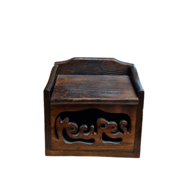 Hand Crafted Wooden Recipe Box; Box 8x3.5x6.25 approx Inside is 2.75x5.25 approx - Picture 7 of 7